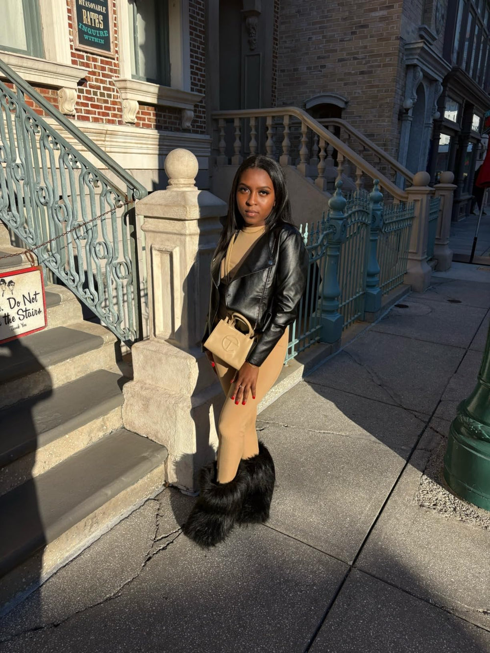 <p>See Why Babes Like You Are Loving This</p>